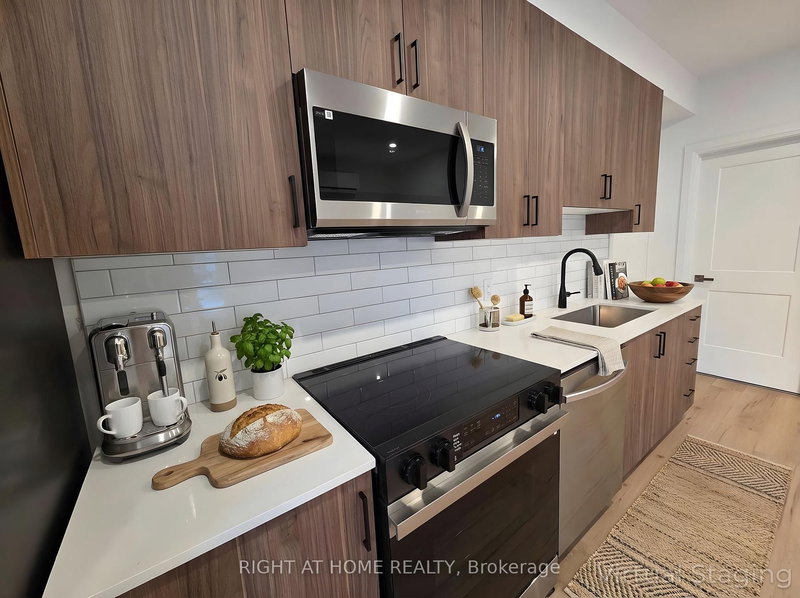 1R - 55 Camberwell Rd, Toronto, M6C 3E7 | Image 3