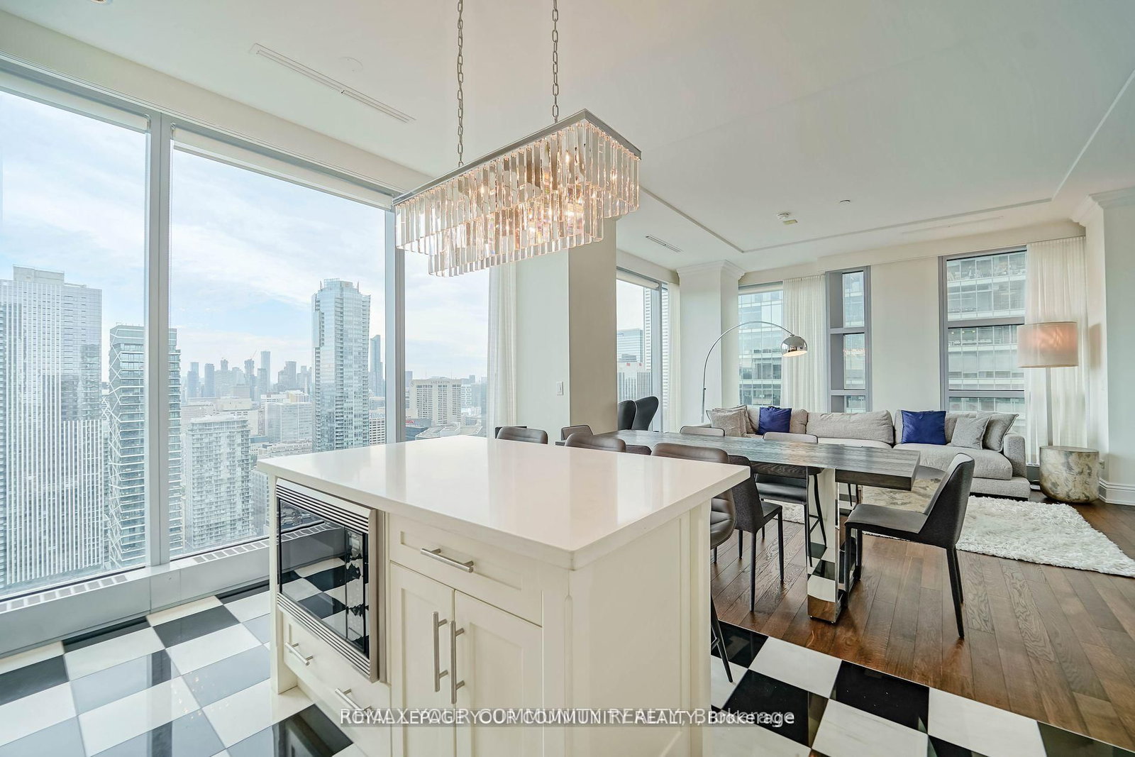 183 Wellington Street W, Unit 3903 - Photo 8