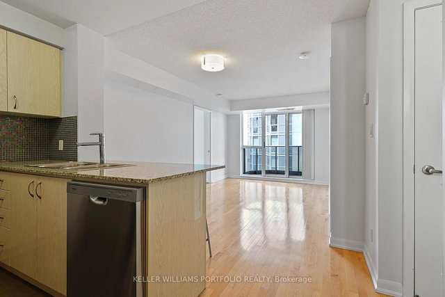 1005 - 5791 Yonge Street