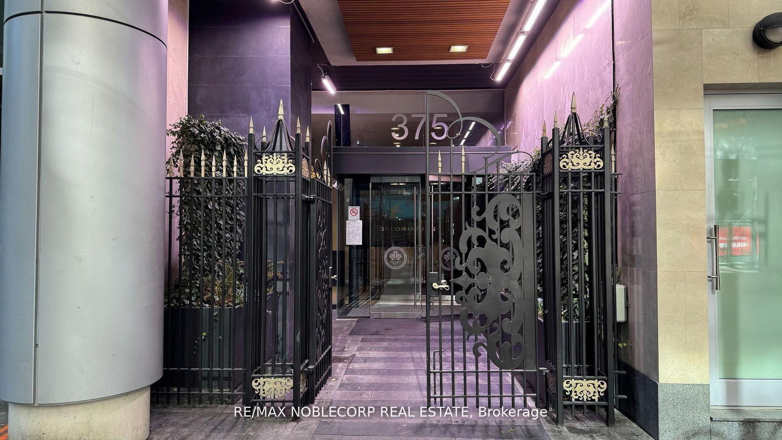 Condo for sale at 810-375 King Street, Toronto, Ontario, M5V 1K1 - Waterfront Communities C1 - MLS: C12977510