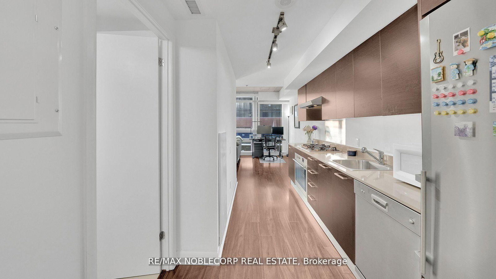 Condo for sale at 810-375 King Street, Toronto, Ontario, M5V 1K1 - Waterfront Communities C1 - MLS: C12977510