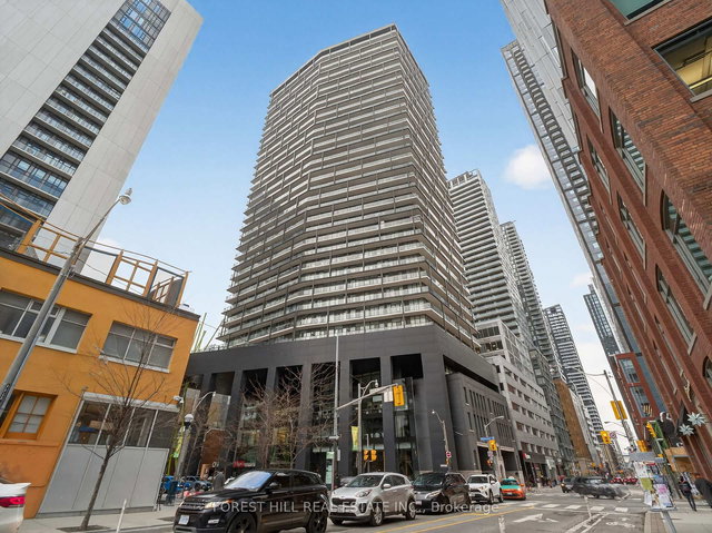 1704 - 125 Peter Street