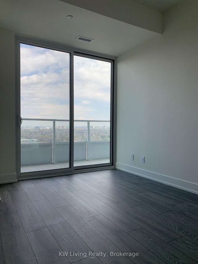 2009 - 180 Fairview Mall Drive