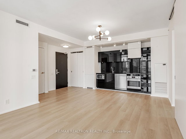 2308 - 125 Peter Street