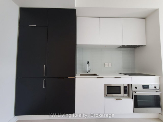 2906 - 33 Helendale Avenue