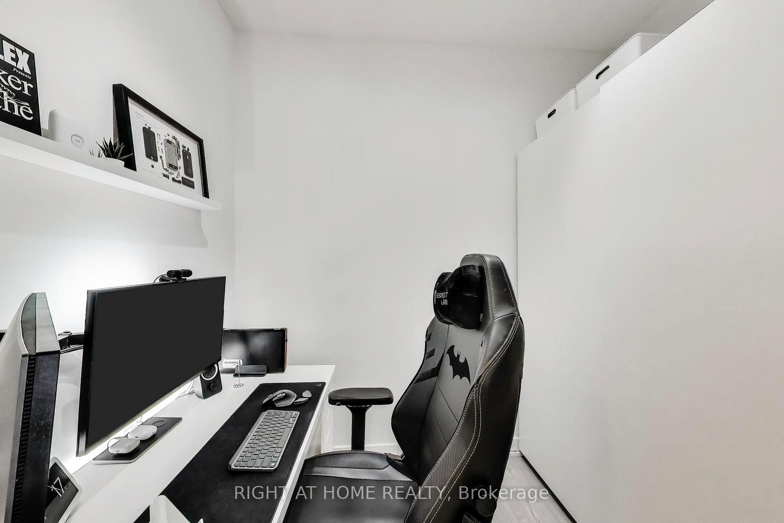 Listing Image 8