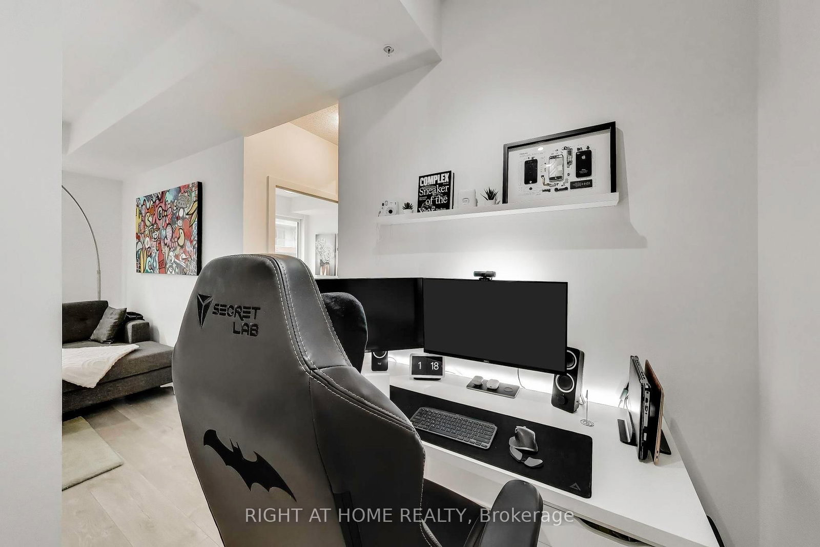 Listing Image 9
