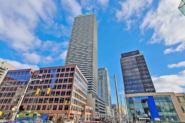 3310 - 2221 Yonge Street