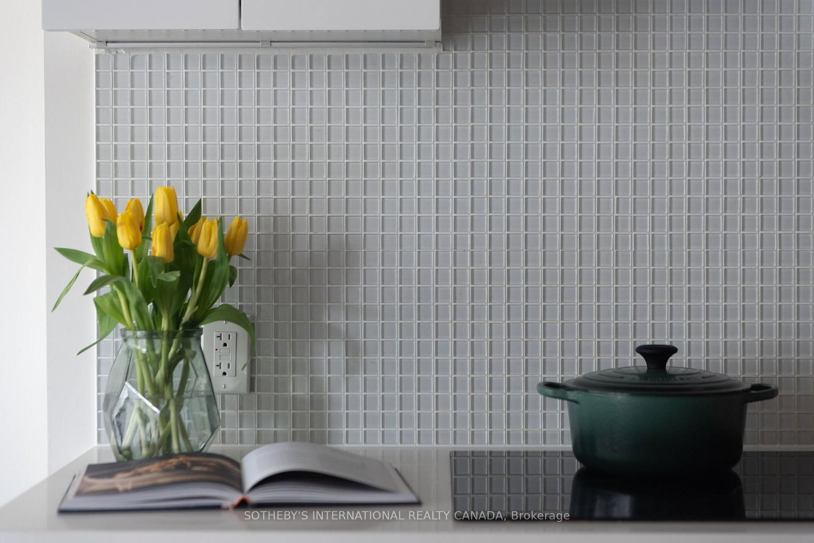 Condo for sale at 1101-185 Roehampton Avenue, Toronto, Ontario, M4C 0C6 - Mount Pleasant West - MLS: C12979262