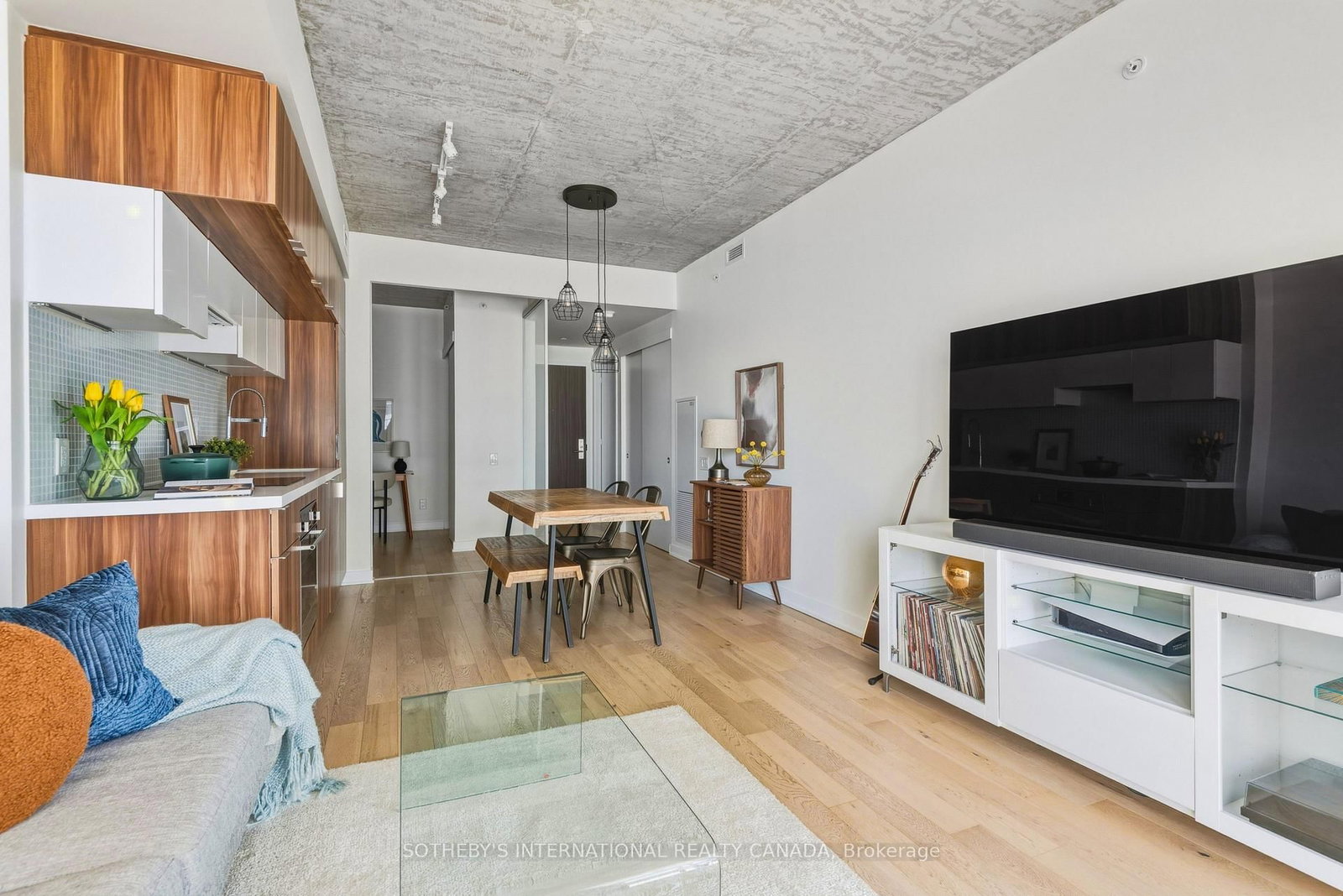 Condo for sale at 1101-185 Roehampton Avenue, Toronto, Ontario, M4C 0C6 - Mount Pleasant West - MLS: C12979262