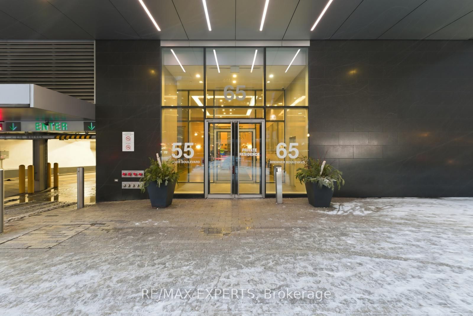 55 Bremner Boulevard, Unit 2405 - Photo 3