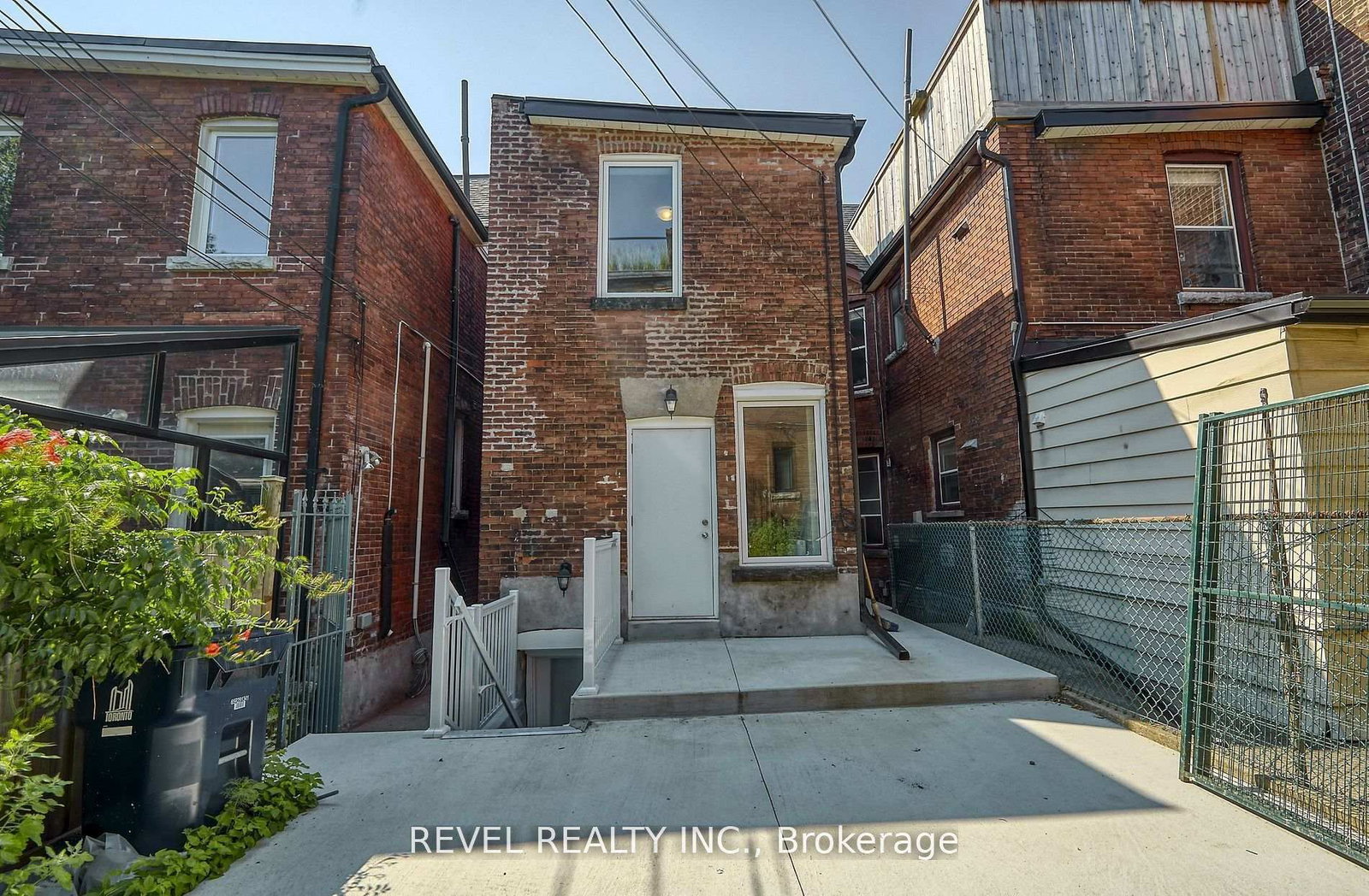 1064 College Street, Unit BSMT - Photo 11