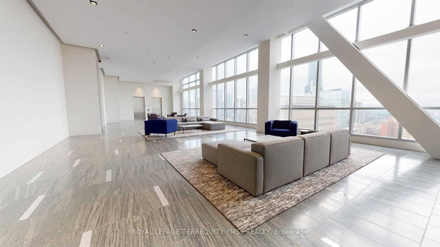 4506 - 488 University Avenue