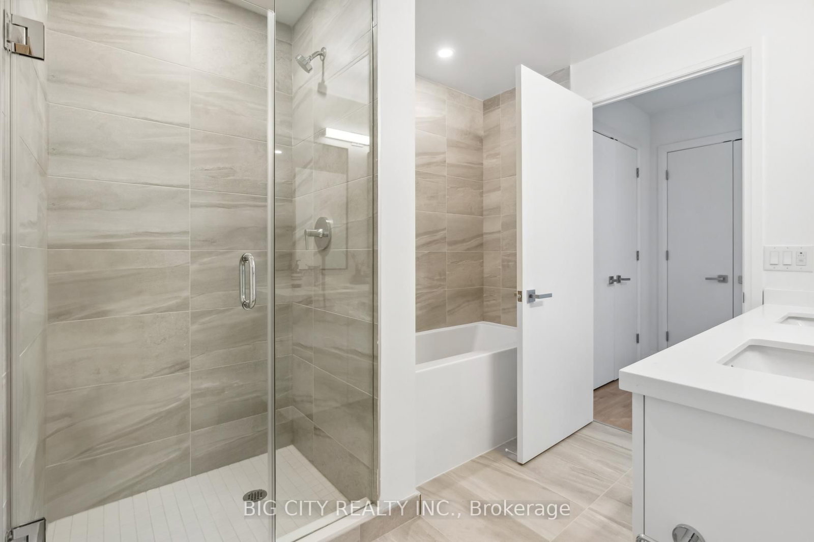 36 Brentcliffe Road, Unit 214 - Photo 22