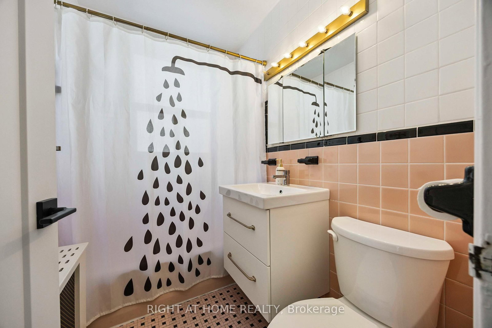 57 Neptune Drive, Unit 103 - Photo 28