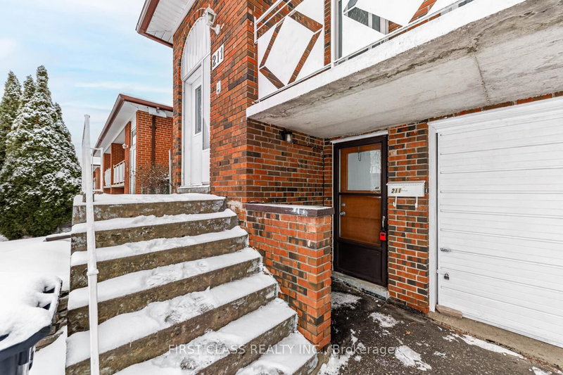 211 Shawnee Circ, Toronto, M2H 2Y3 | Image 2