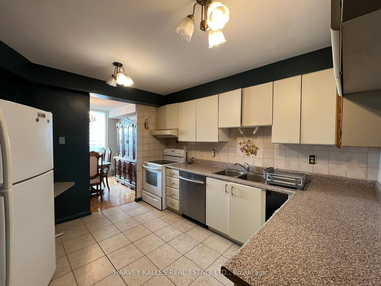 150 Neptune Drive, Unit 704 - Photo 14
