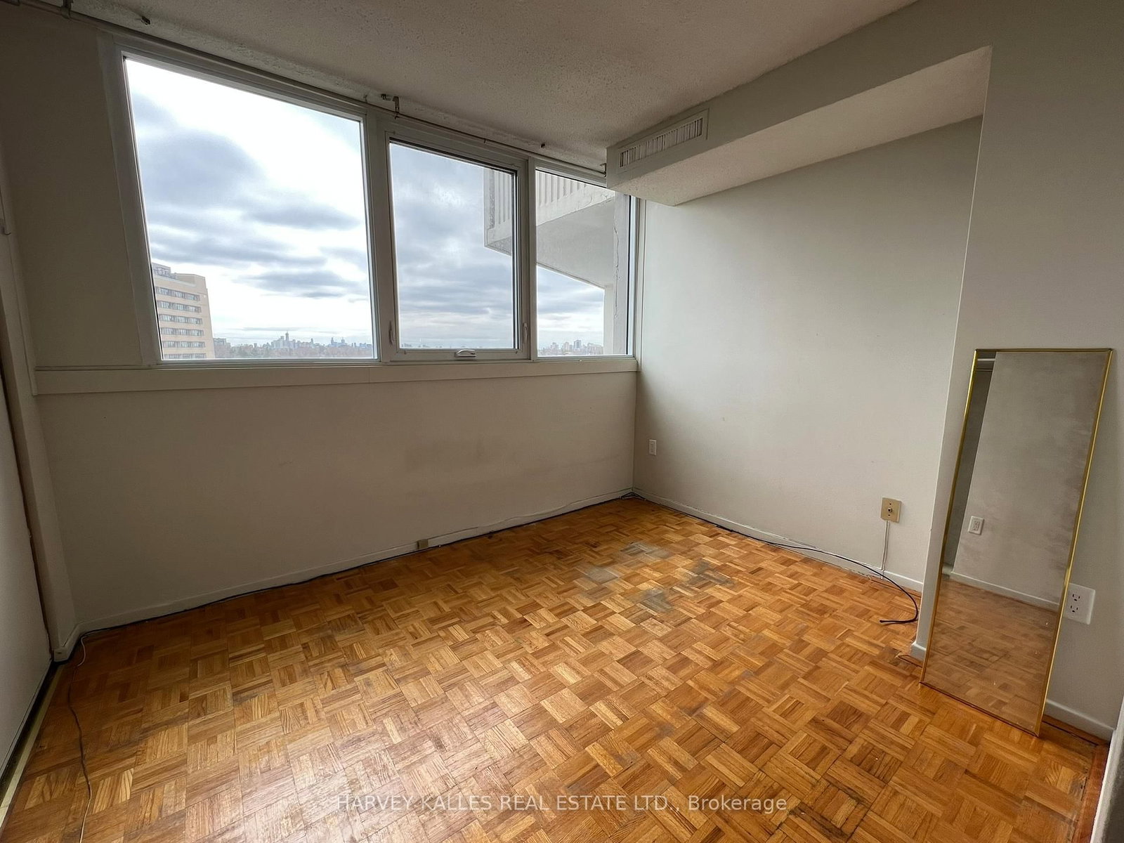 150 Neptune Drive, Unit 704 - Photo 17