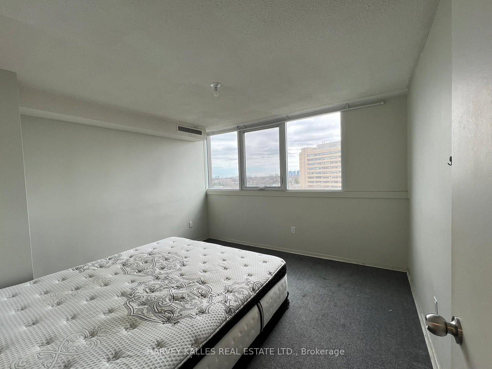 150 Neptune Drive, Unit 704 - Photo 18