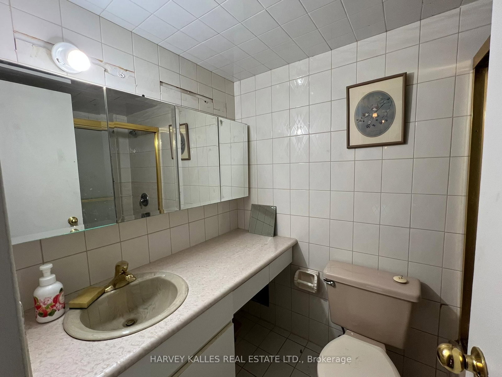 150 Neptune Drive, Unit 704 - Photo 22