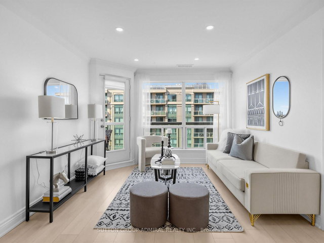 712 - 935 Sheppard Avenue W