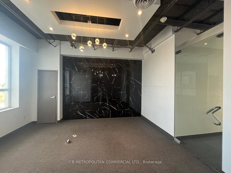 200 - 1880 O'connor Dr, Toronto, M4A 1W9 | Image 2