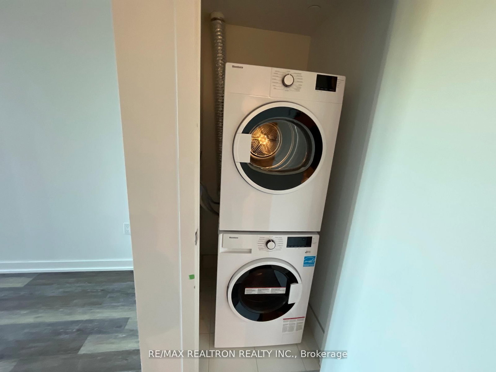 250 Lawrence Avenue W, Unit 401 - Photo 14