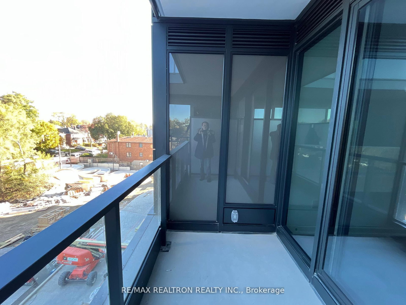 250 Lawrence Avenue W, Unit 401 - Photo 18