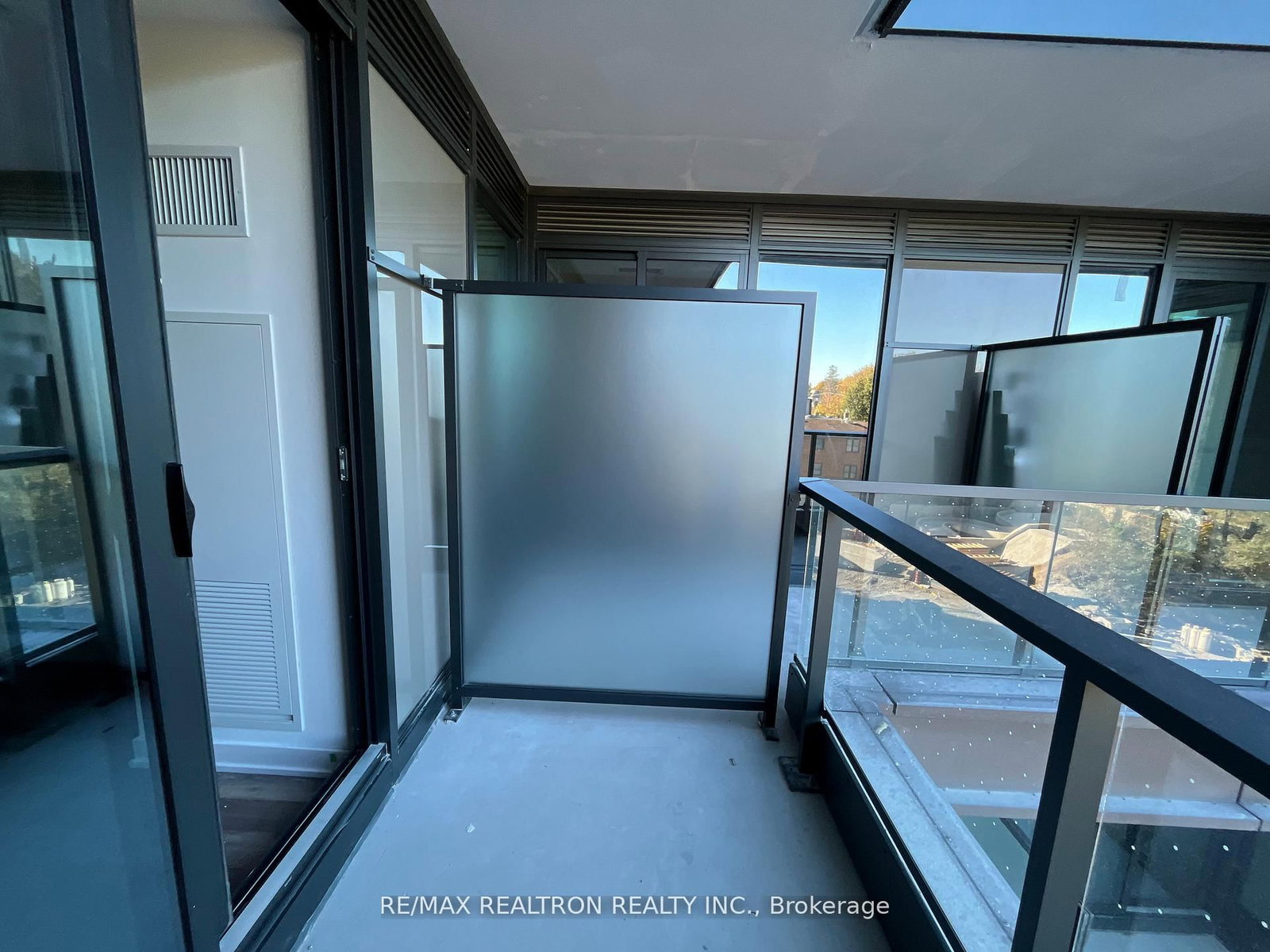 250 Lawrence Avenue W, Unit 401 - Photo 19