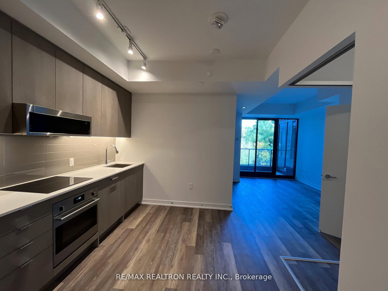 250 Lawrence Avenue W, Unit 401 - Photo 2
