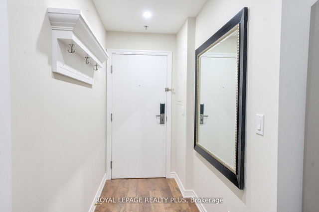 1706 - 1 King Street W