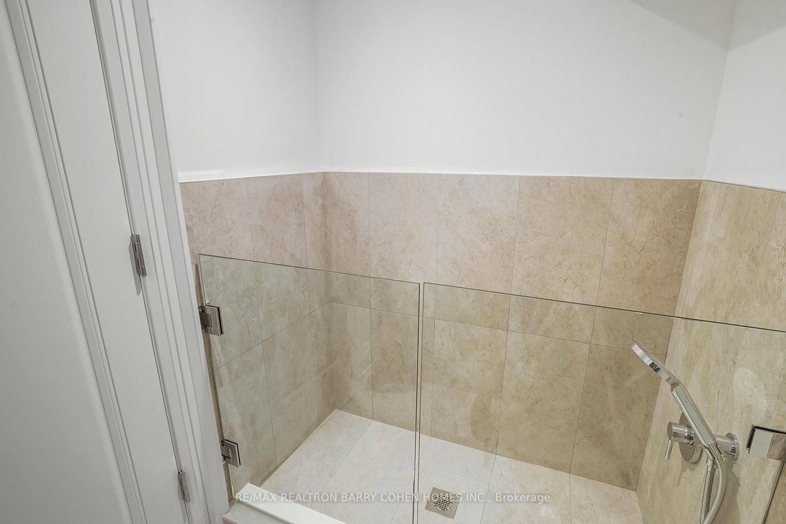 Listing Image 47
