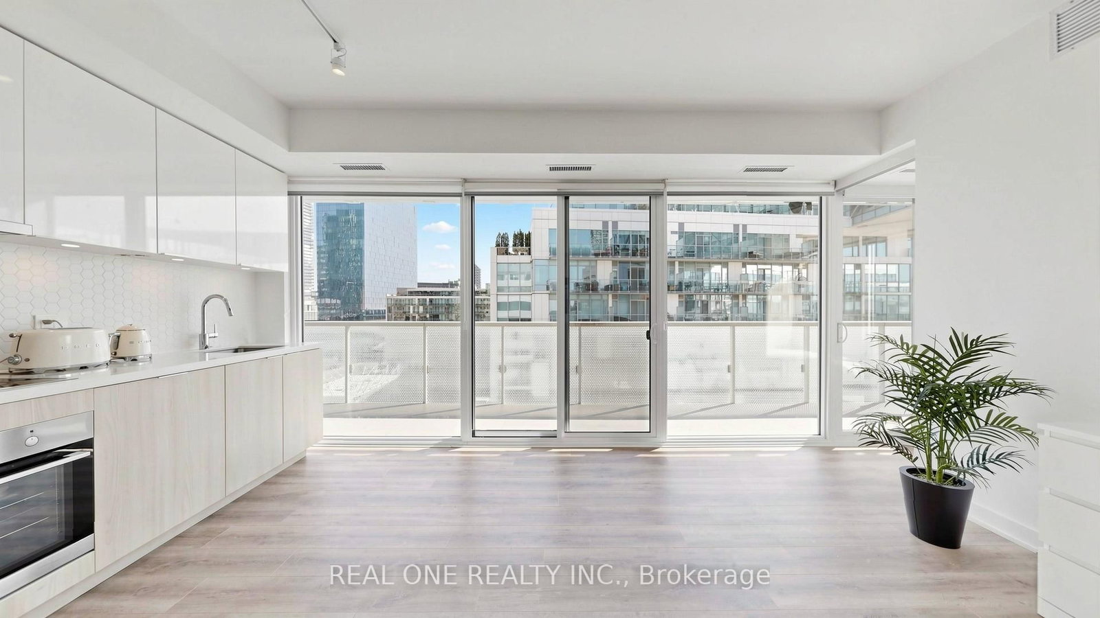 Condo for sale at 907-15 Queens Quay, Toronto, Ontario, M5E 0C5 - Waterfront Communities C8 - MLS: C12980570