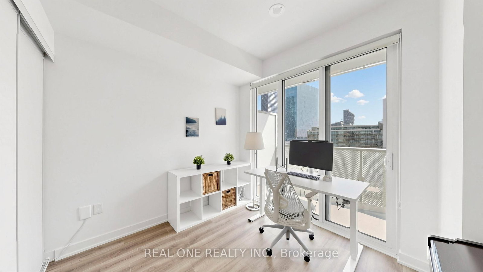 Condo for sale at 907-15 Queens Quay, Toronto, Ontario, M5E 0C5 - Waterfront Communities C8 - MLS: C12980570