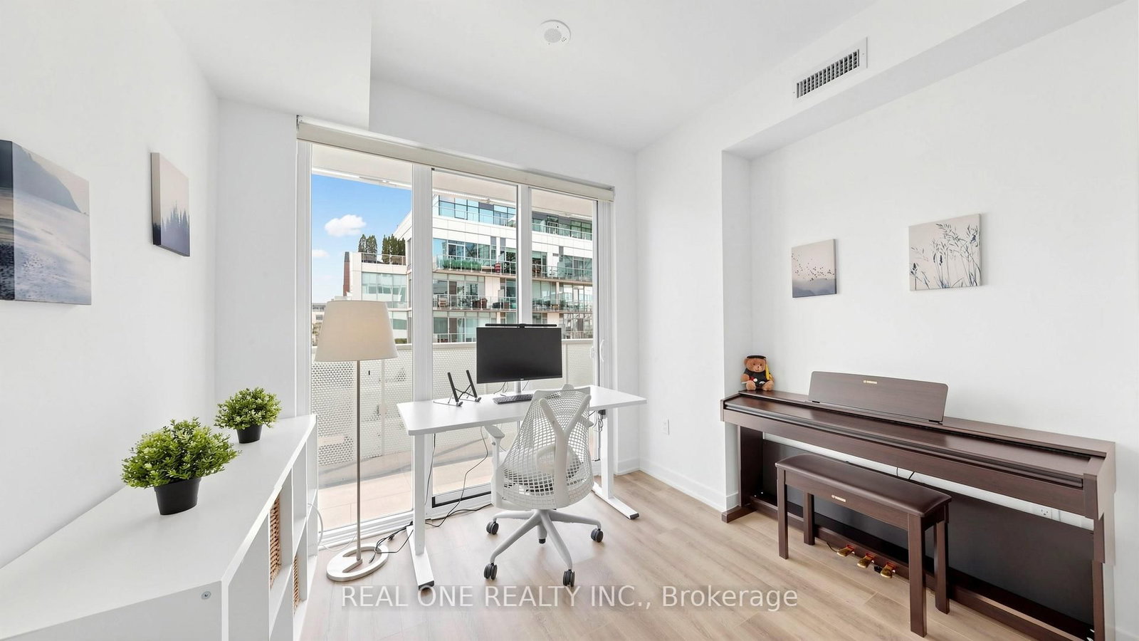 Condo for sale at 907-15 Queens Quay, Toronto, Ontario, M5E 0C5 - Waterfront Communities C8 - MLS: C12980570