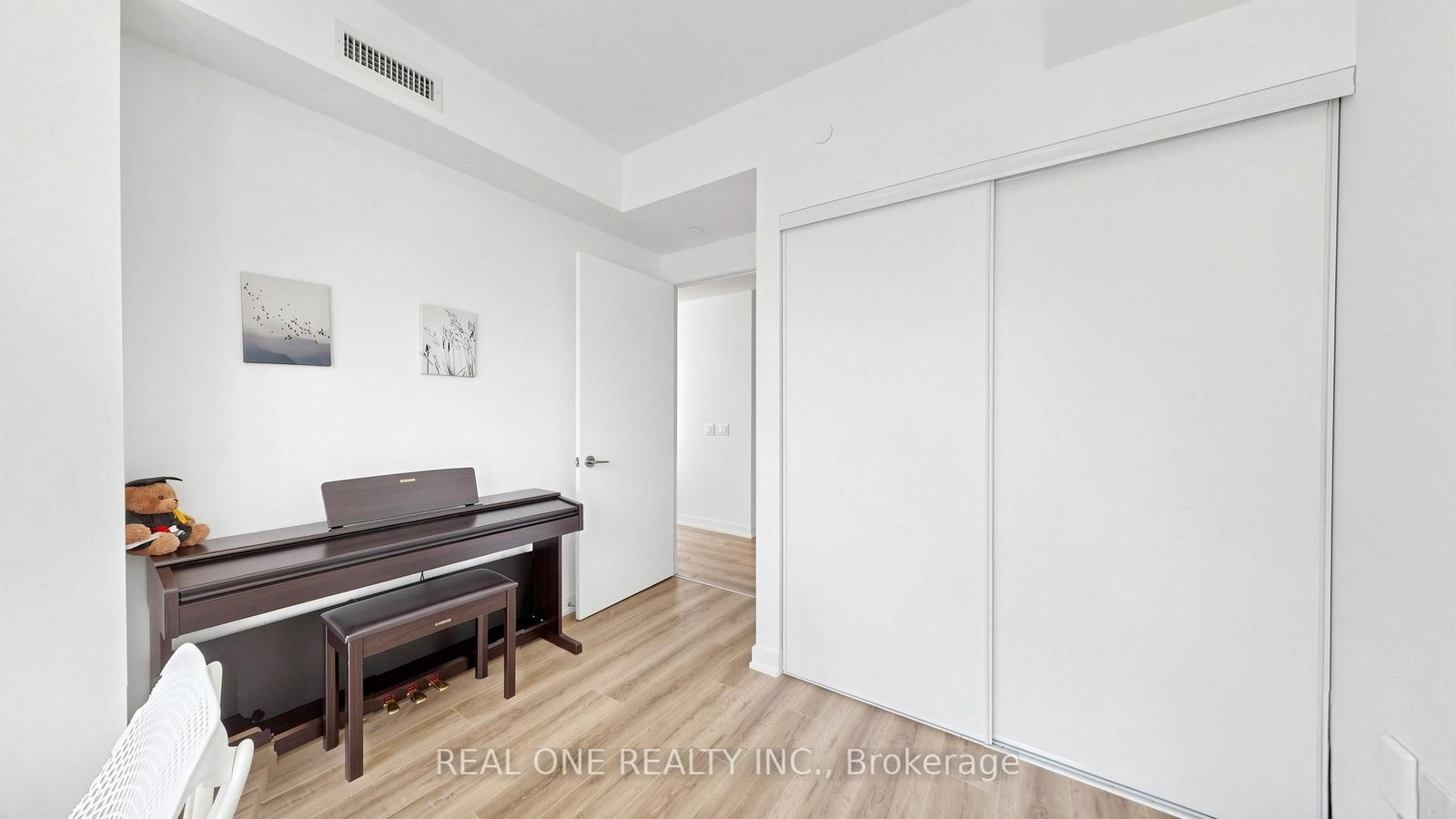 Condo for sale at 907-15 Queens Quay, Toronto, Ontario, M5E 0C5 - Waterfront Communities C8 - MLS: C12980570