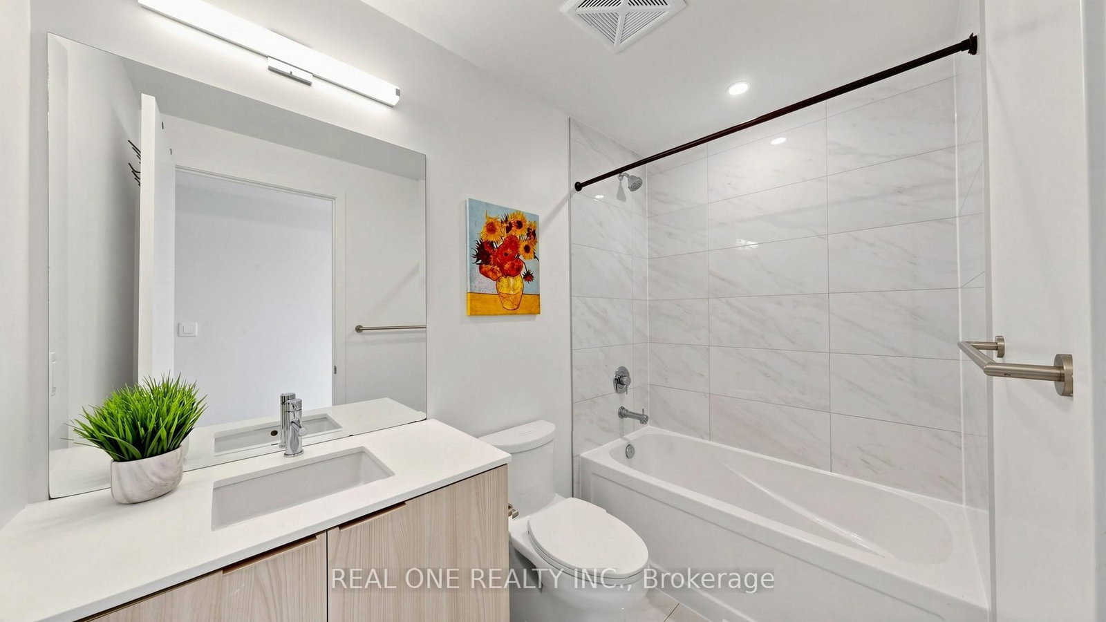 Condo for sale at 907-15 Queens Quay, Toronto, Ontario, M5E 0C5 - Waterfront Communities C8 - MLS: C12980570