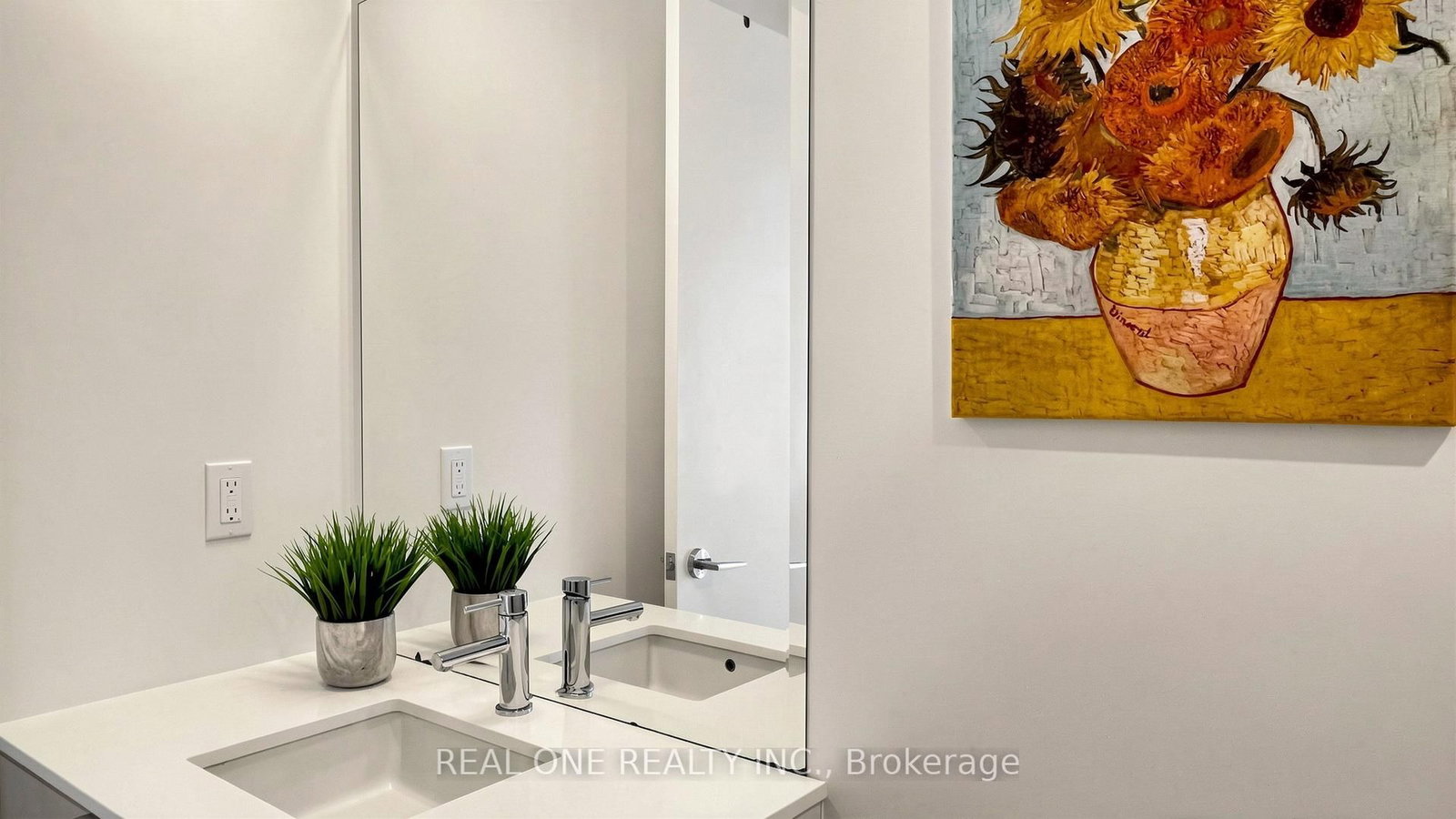 Condo for sale at 907-15 Queens Quay, Toronto, Ontario, M5E 0C5 - Waterfront Communities C8 - MLS: C12980570