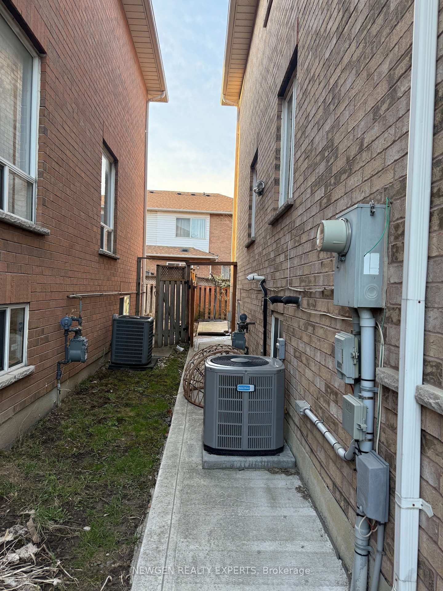 22 Rochefort Drive - Photo 36