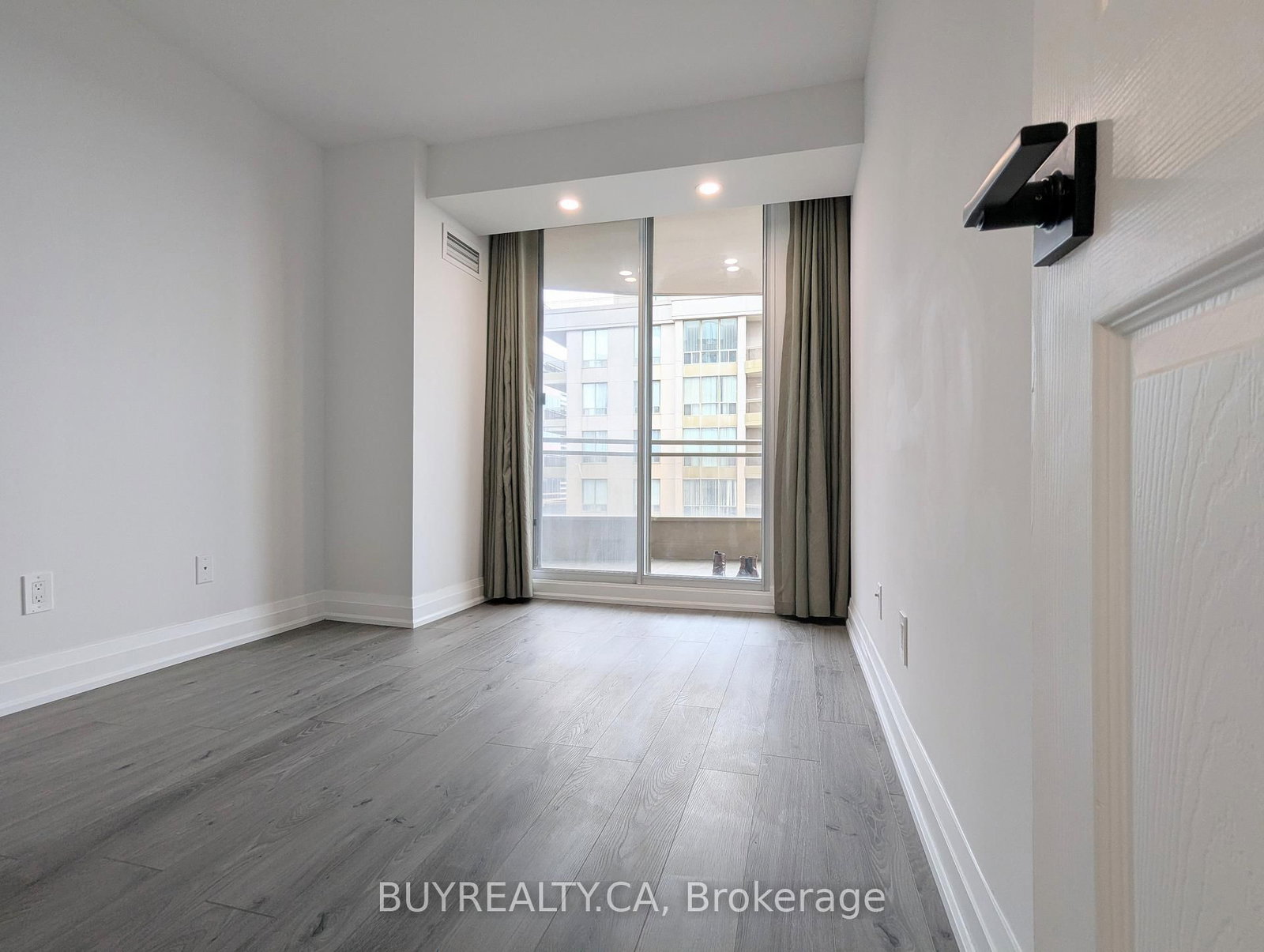 256 Doris Avenue, Unit 1603 - Photo 22