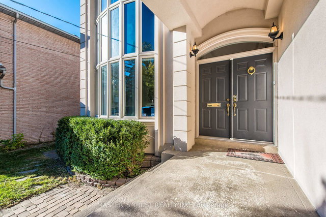 242 Empress Avenue