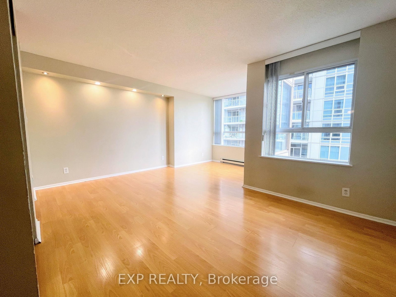 717 Bay Street, Unit 1910 - Photo 13