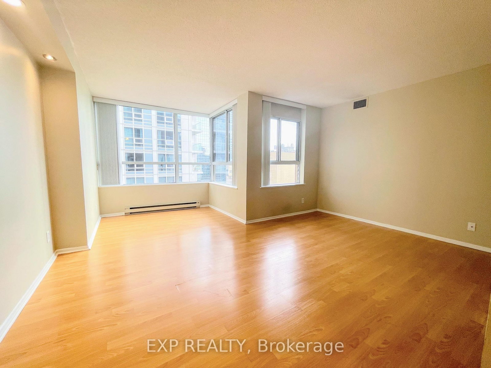 717 Bay Street, Unit 1910 - Photo 14