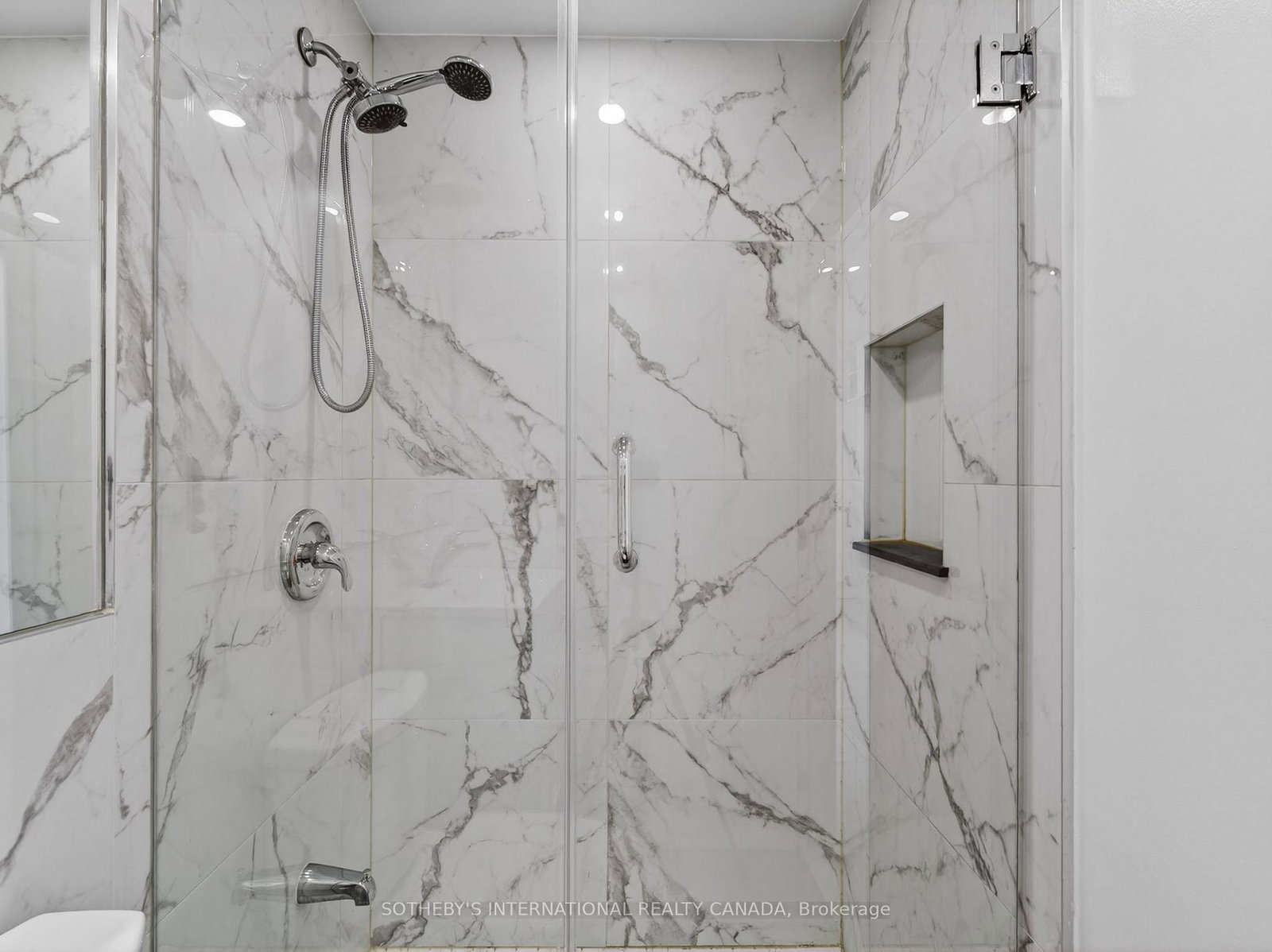 3879 Bathurst Street, Unit 8 - Photo 13