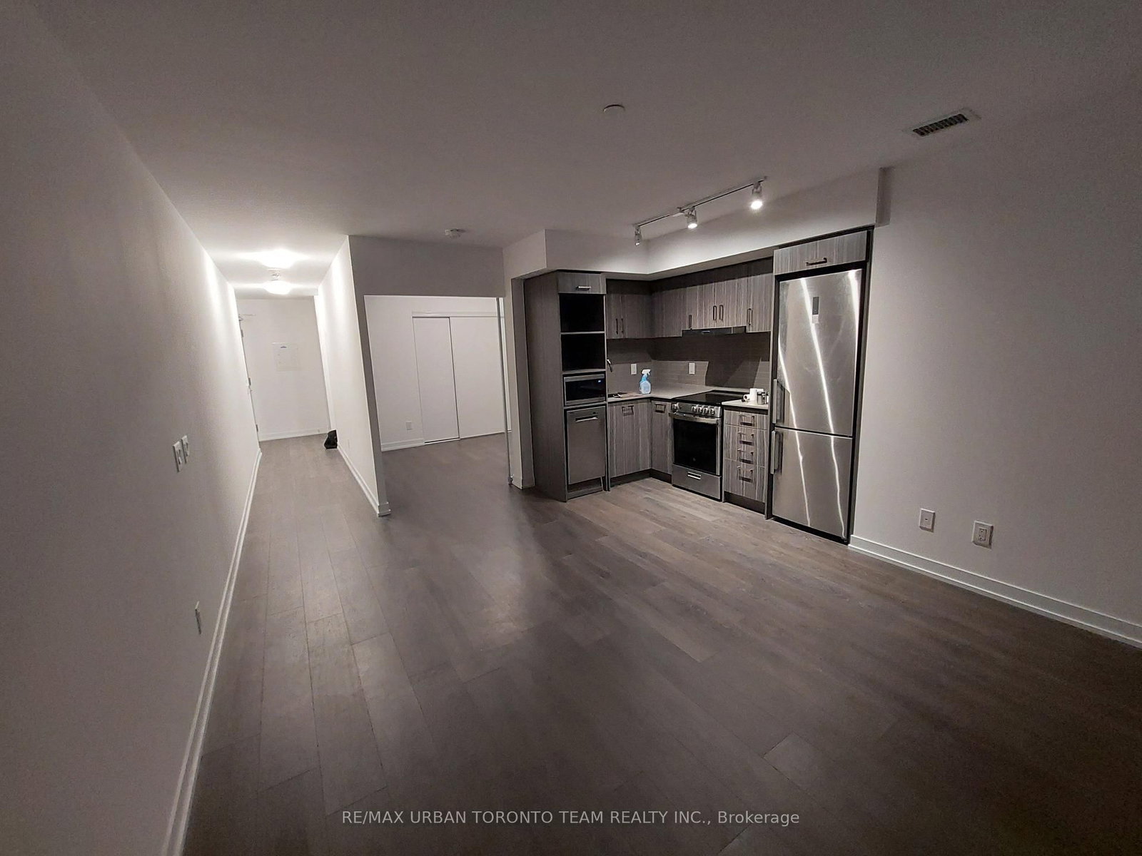 219 Dundas Street E, Unit Ph101 - Photo 8