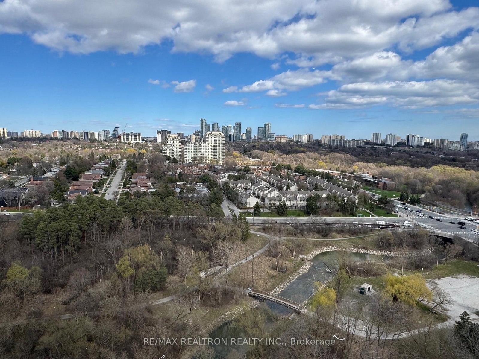 29 GREEN TRAIL Court, Unit 2001 - Photo 28