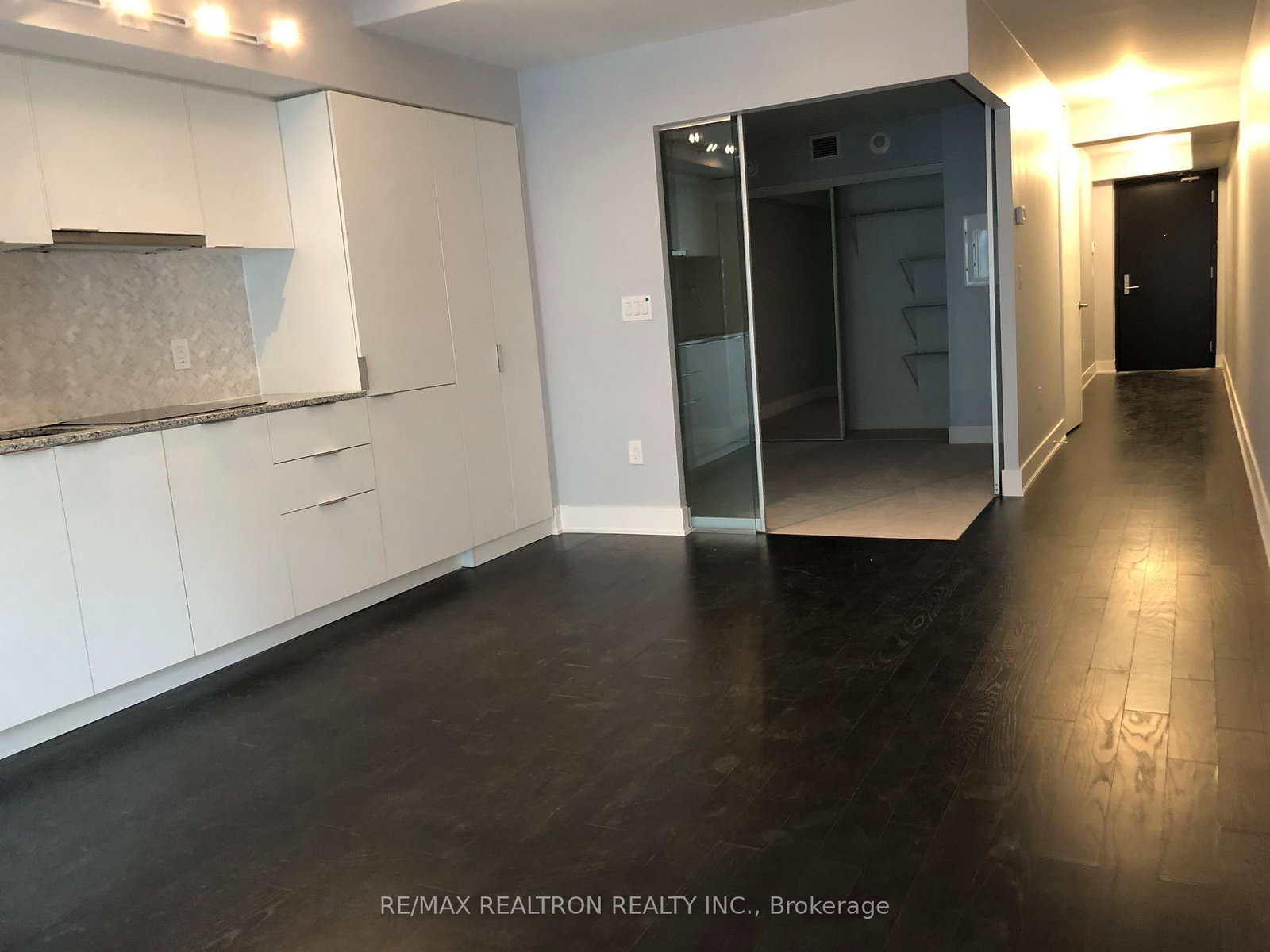 955 Bay Street, Unit 519 - Photo 9