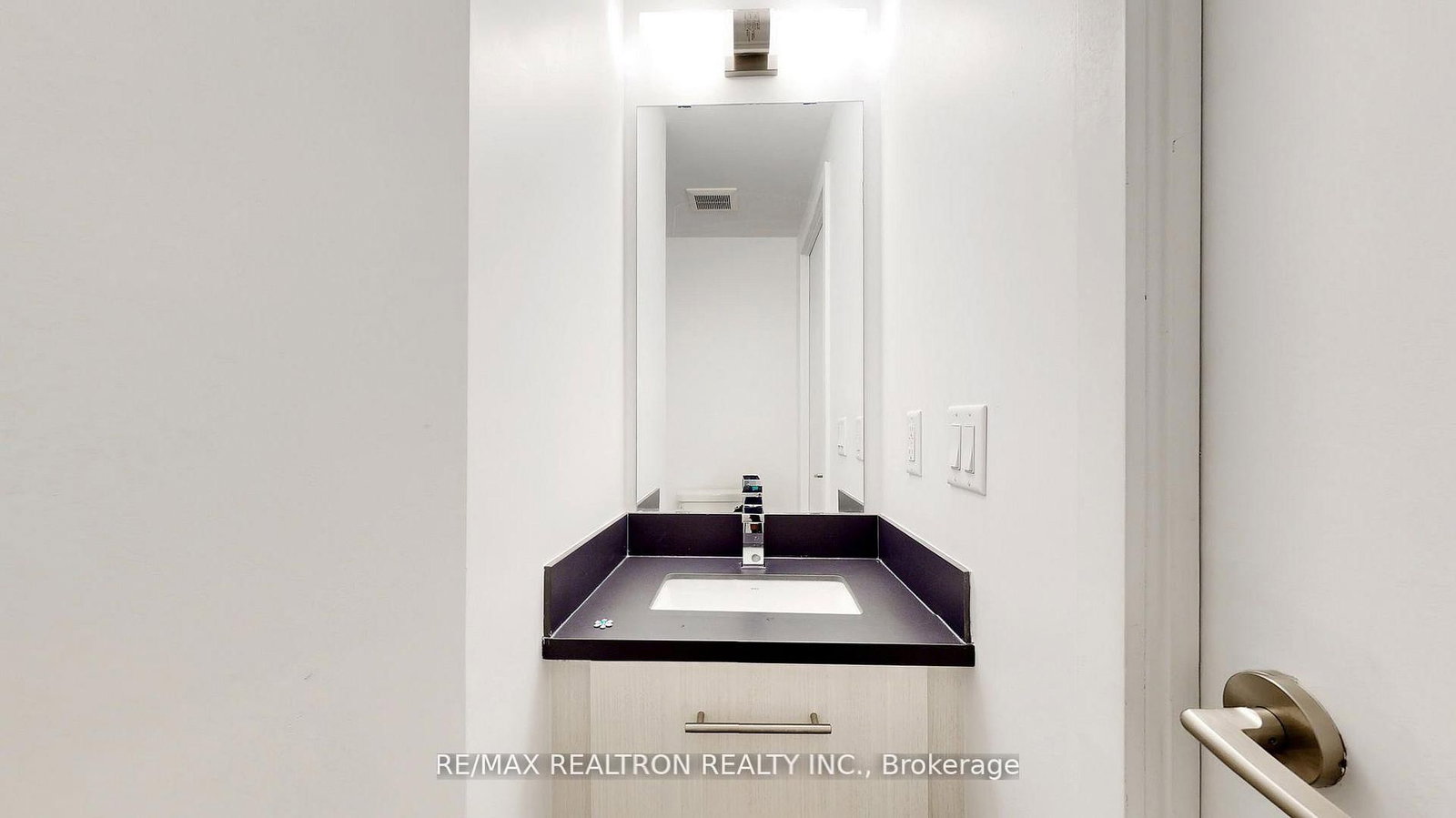 260 Finch Ave E Avenue, Unit TH 1 - Photo 15