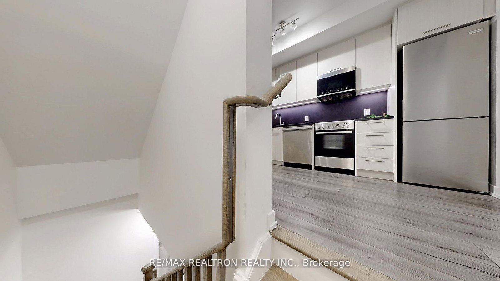 260 Finch Ave E Avenue, Unit TH 1 - Photo 19