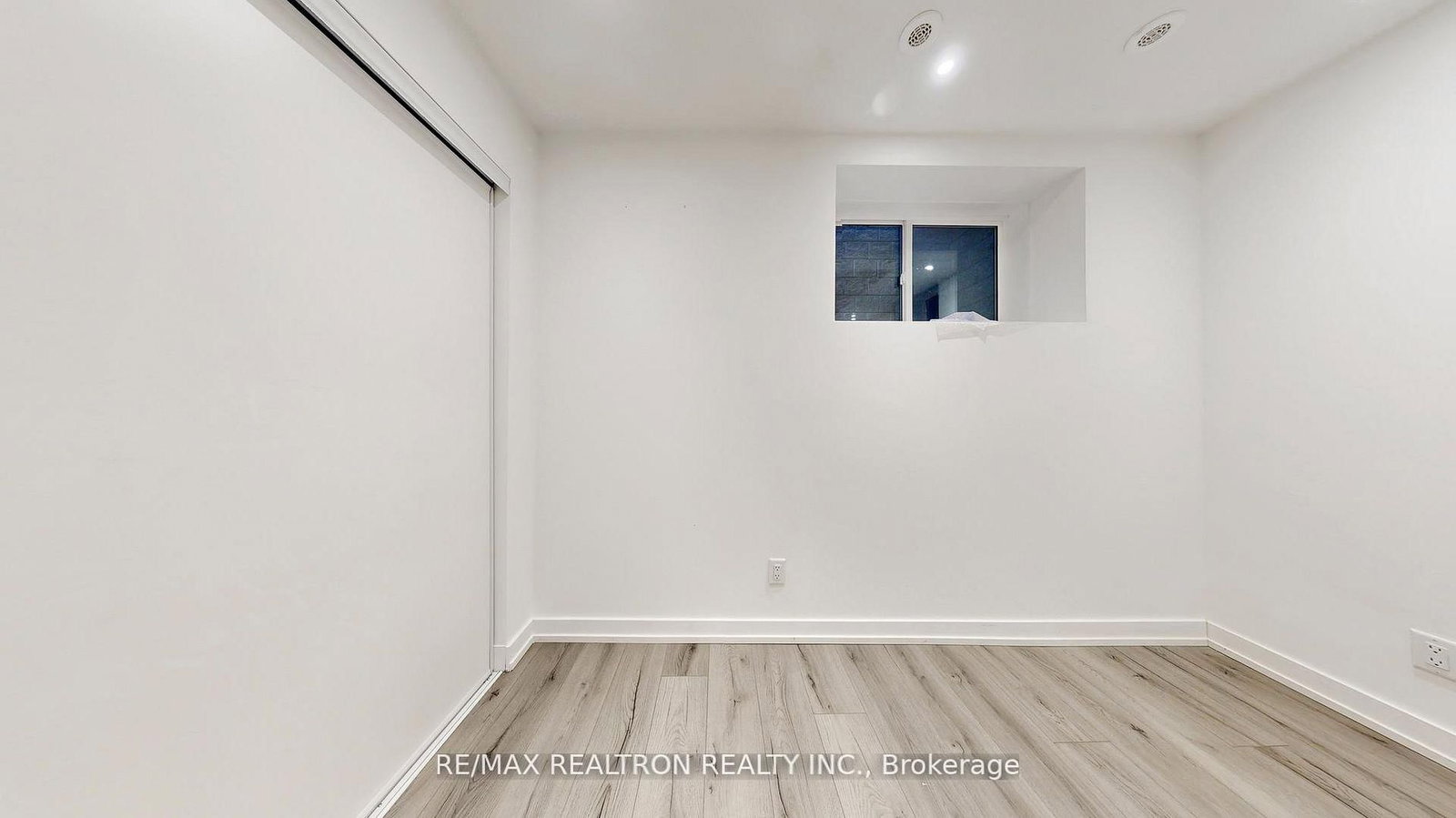 260 Finch Ave E Avenue, Unit TH 1 - Photo 23